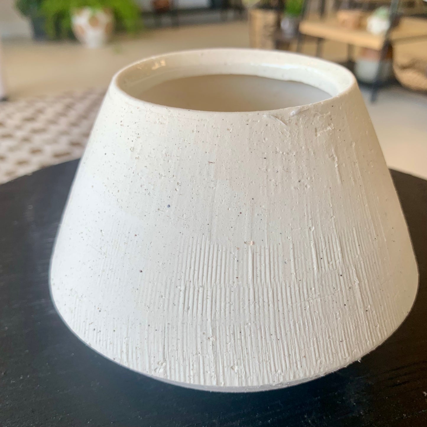 Textured Neutral Pot