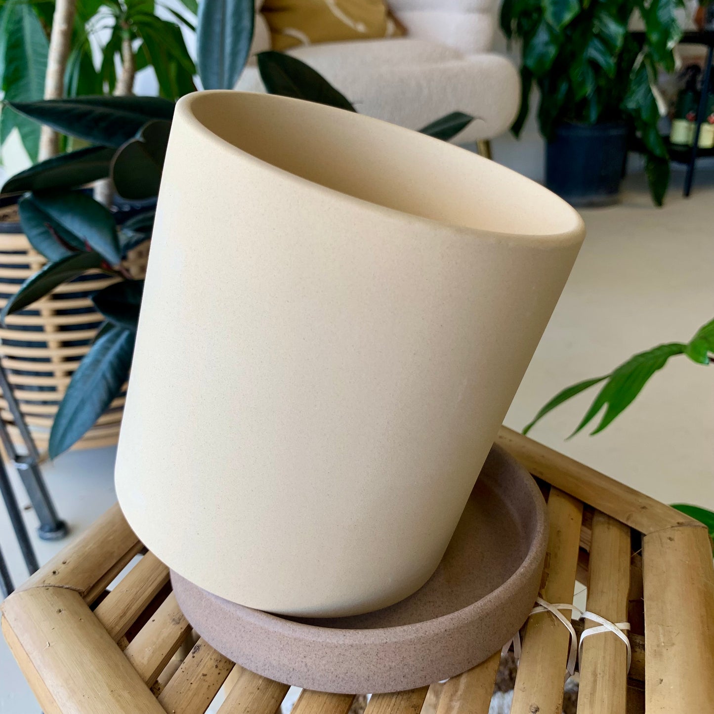Kalmar Pot with Saucer
