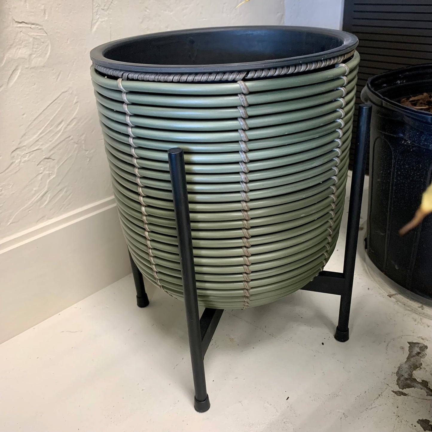 Green Footed Planter