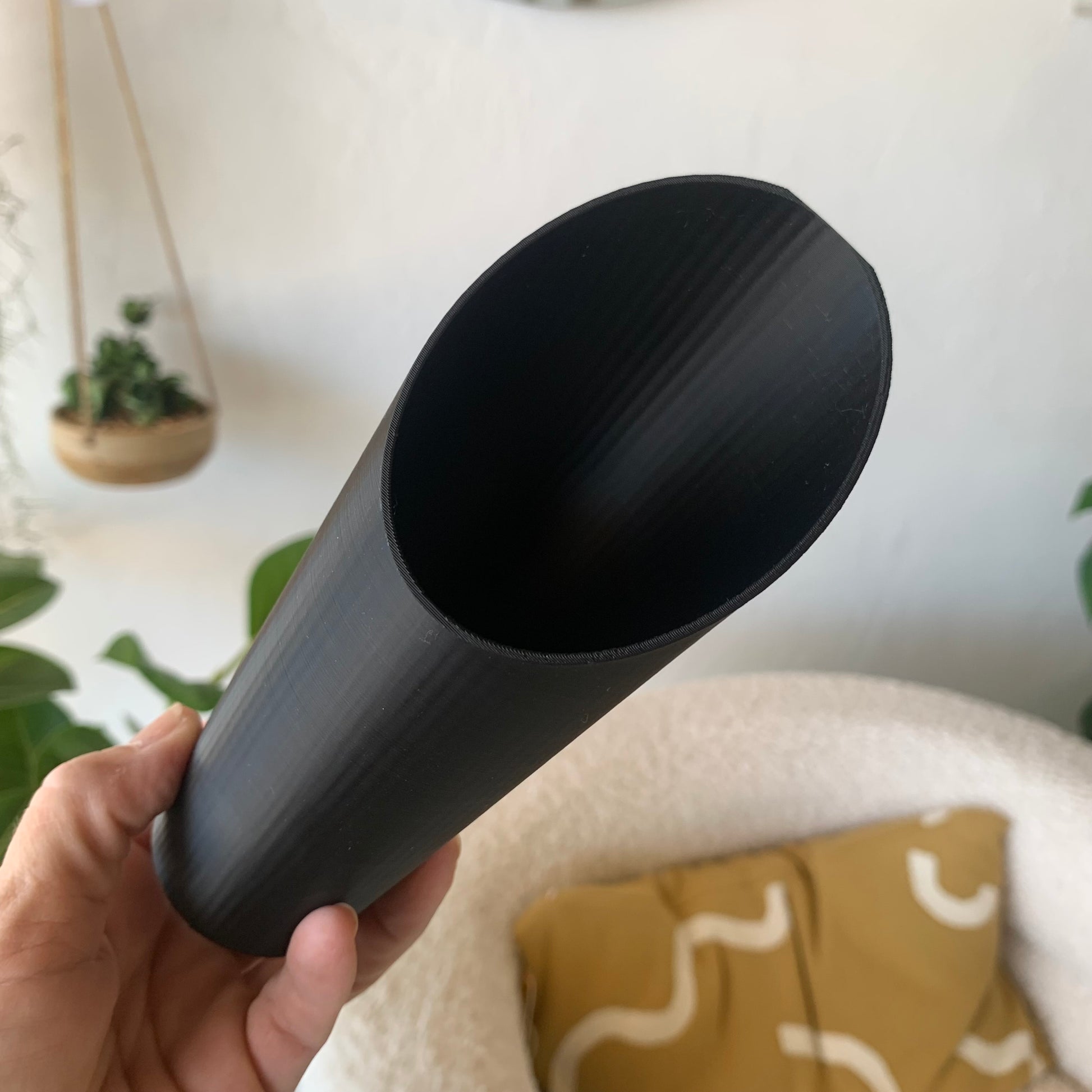 Small Black Soil Scoop